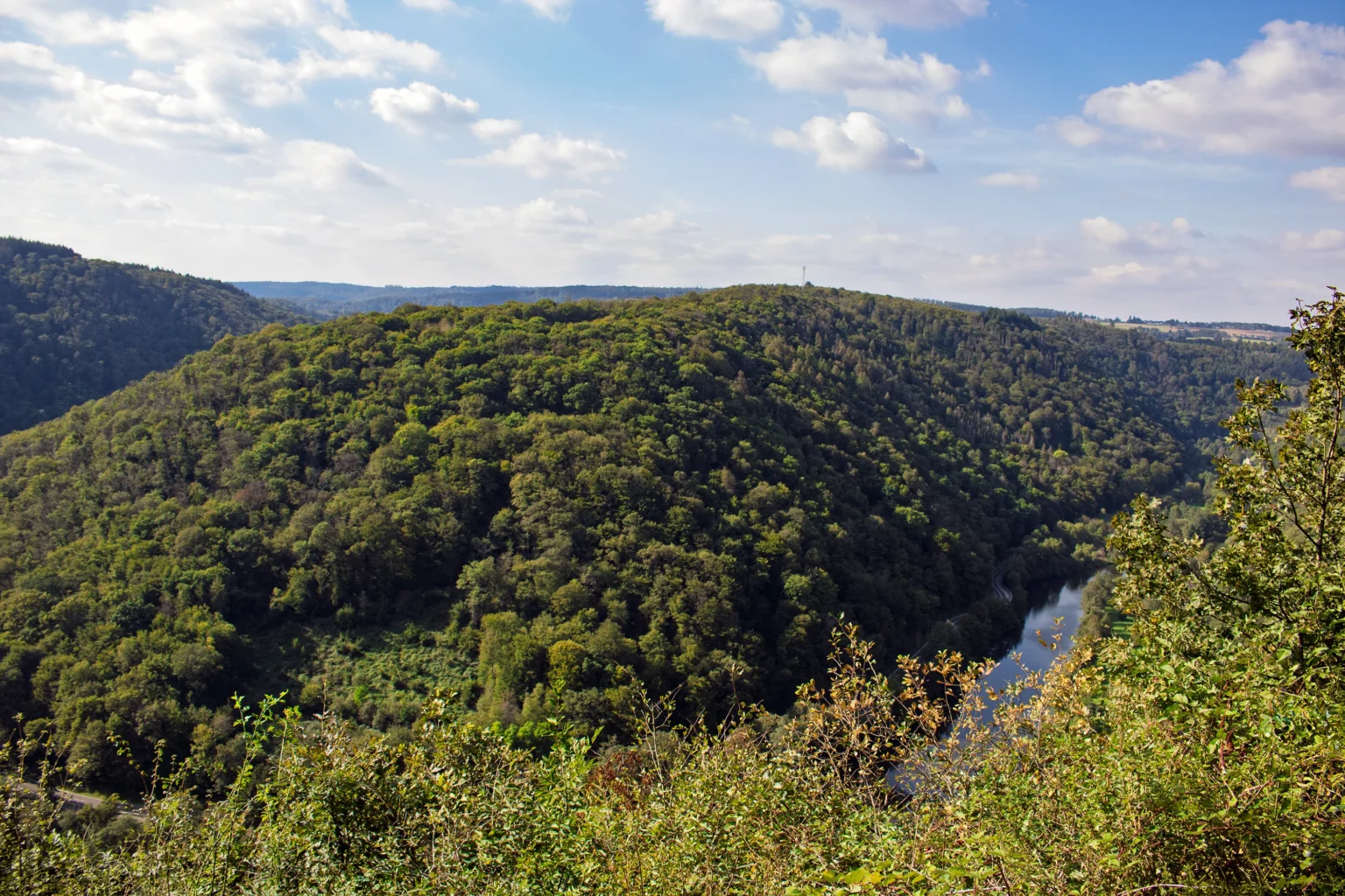 Ausblick auf das Lahntal von Brunnenburg